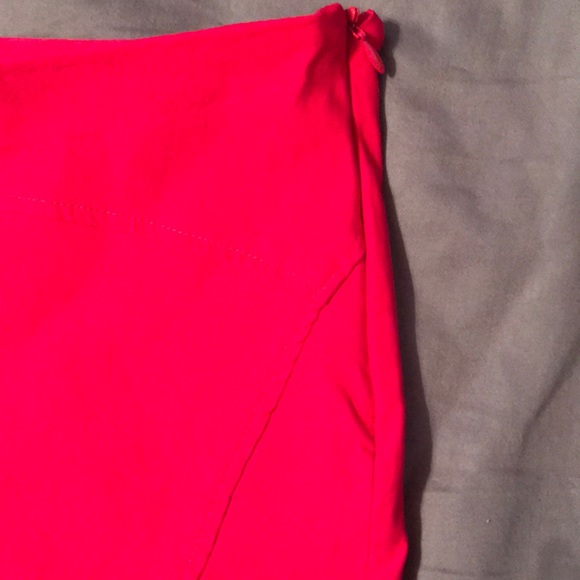 Pink mini skirt - Picture 2 of 2